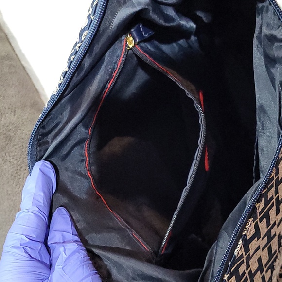 Tommy Hilfiger Purse - Picture 10 of 14